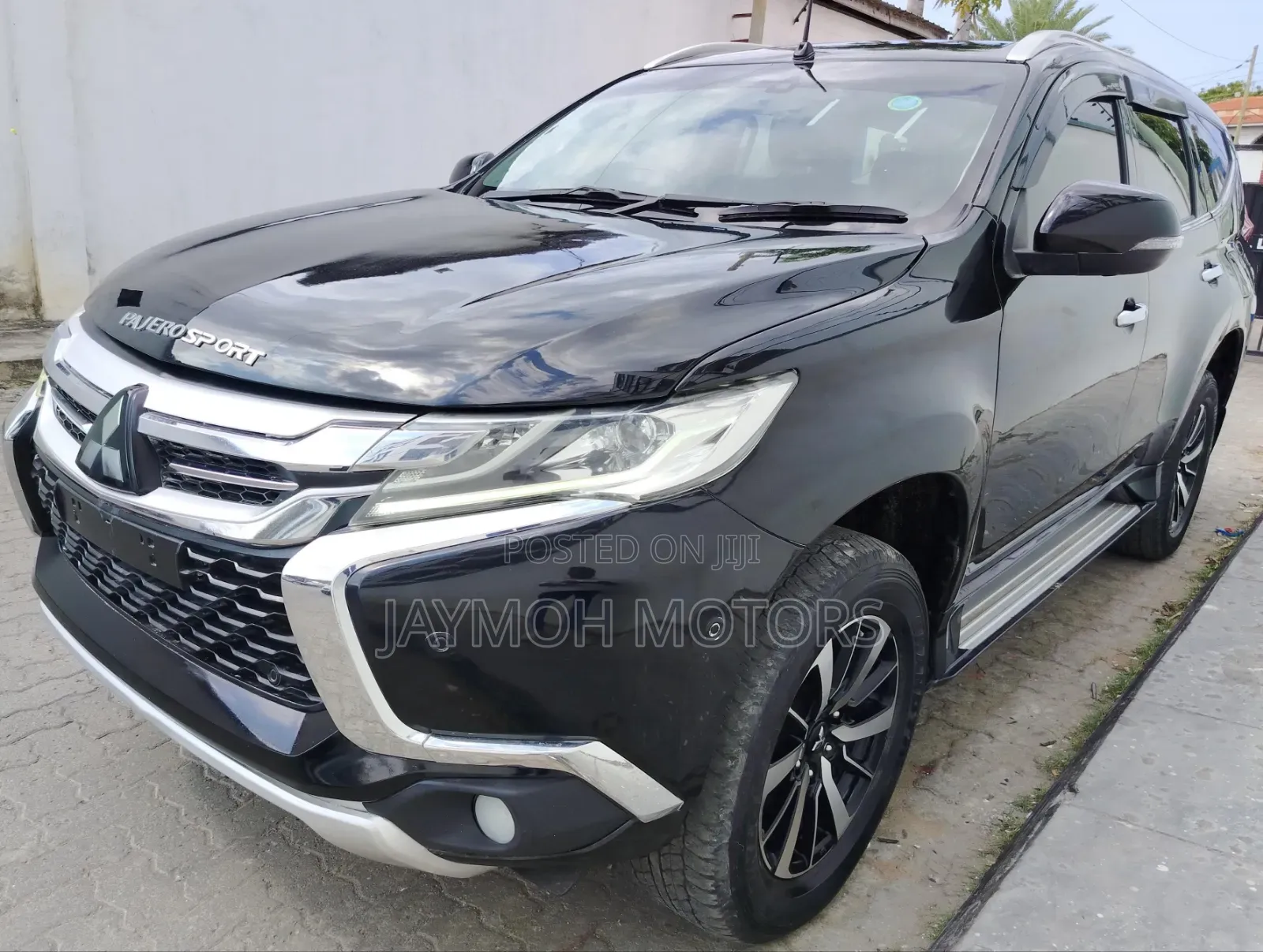 Mitsubishi Pajero Sport 2018 Black
