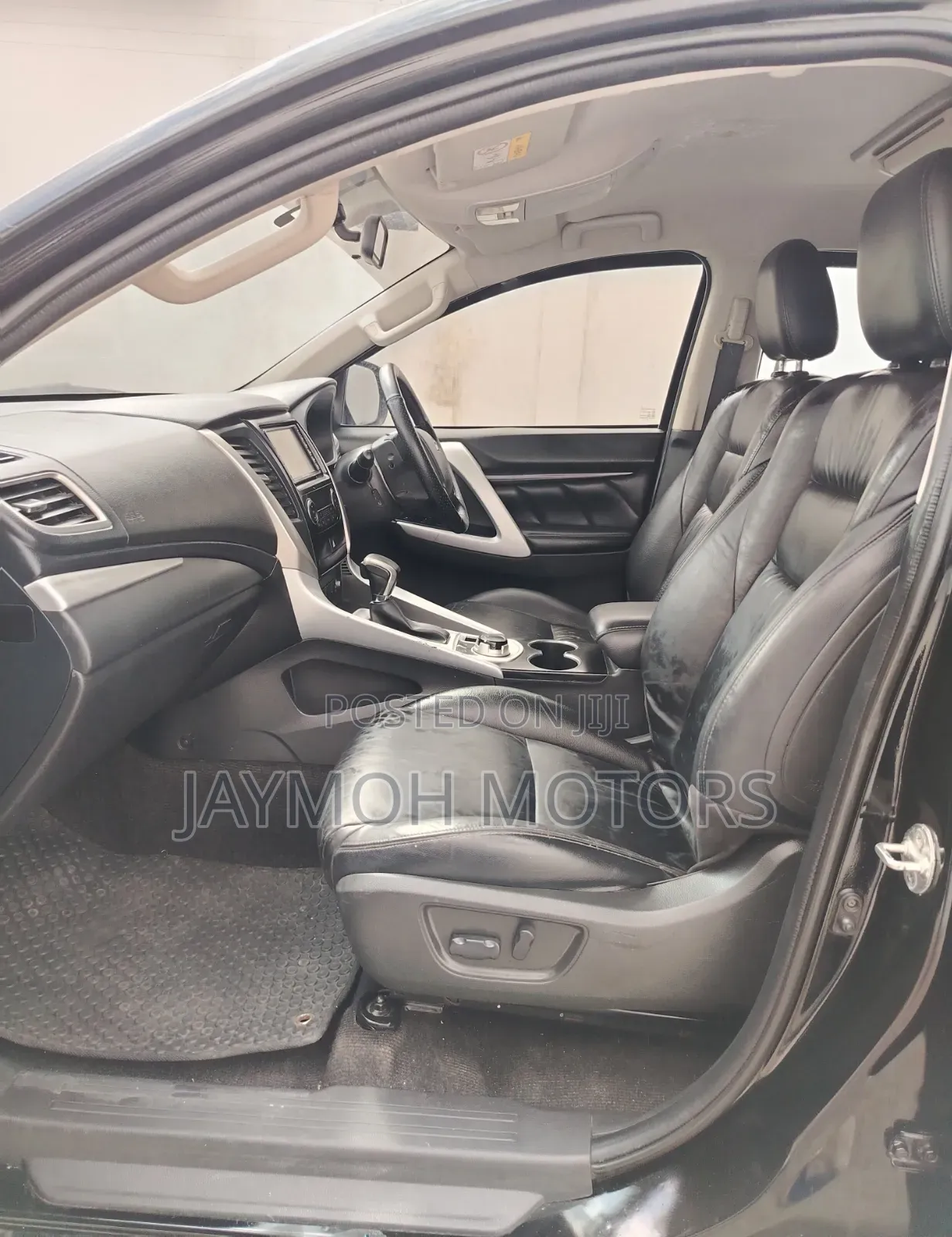 Mitsubishi Pajero Sport 2018 Black