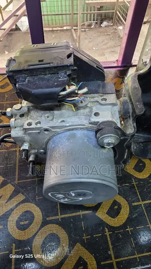 Toyota Harrier ABS MOTOR
