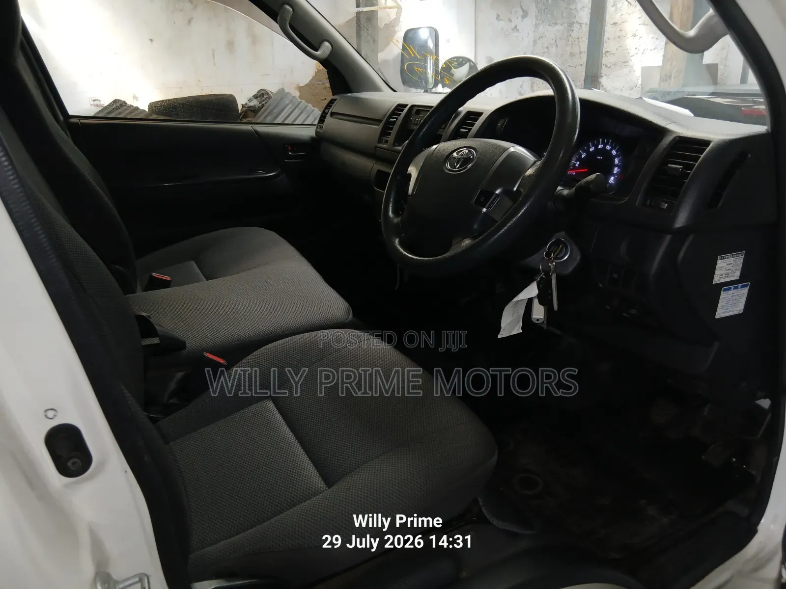 Toyota HiAce 2017 White