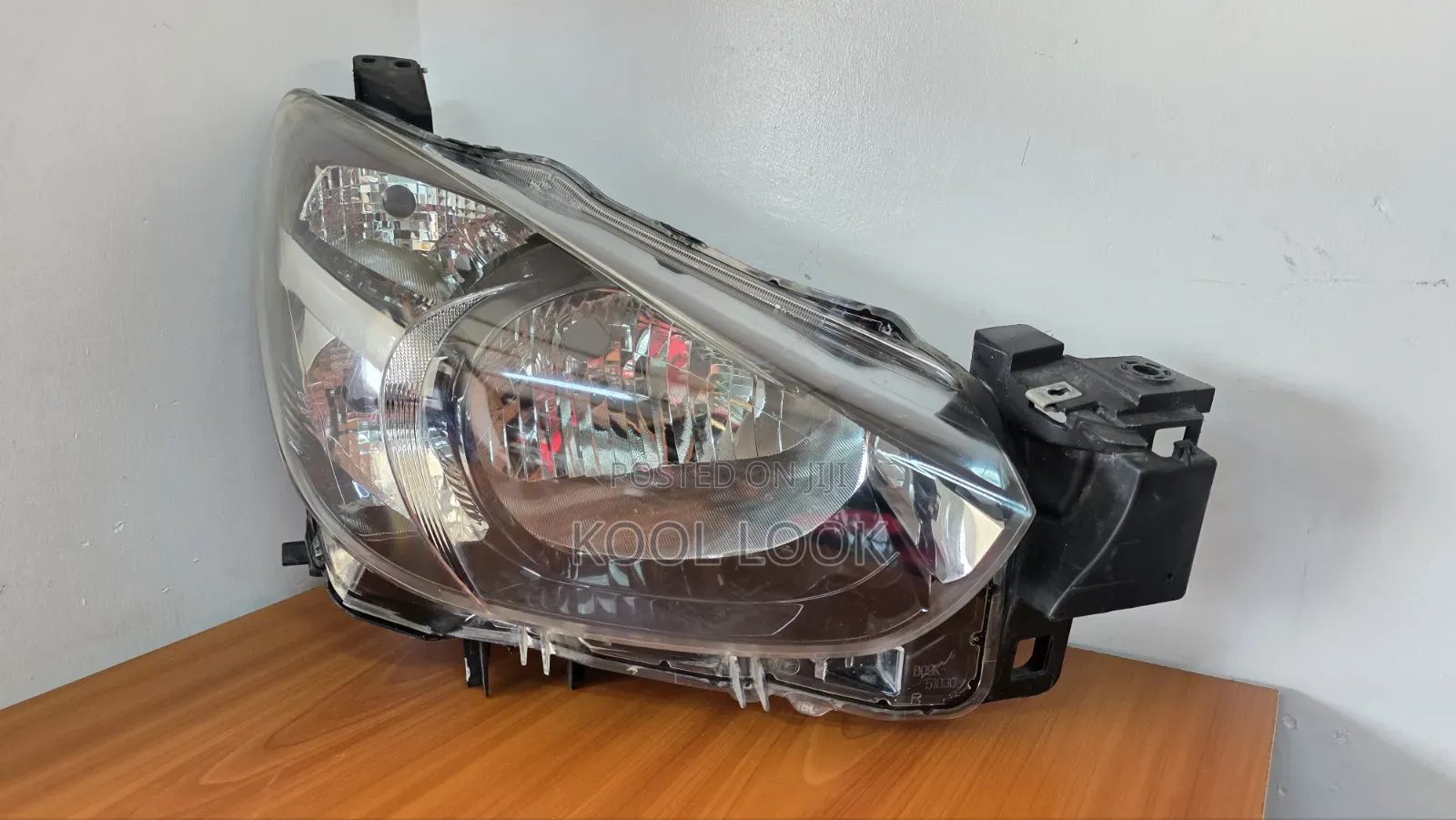 Mazda Demio 2016 Non-Xenon Headlights (No.1)
