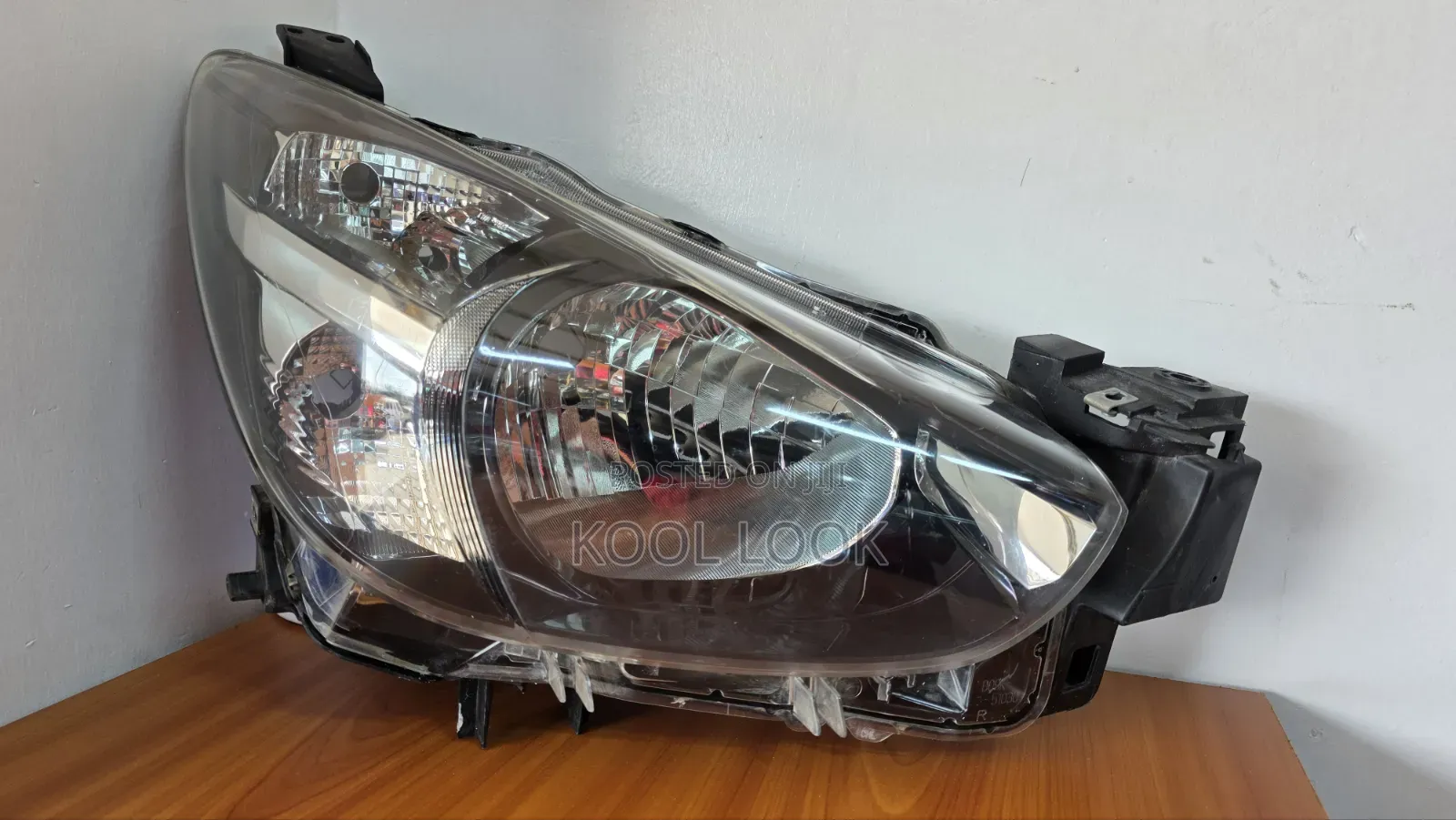 Mazda Demio 2016 Non-Xenon Headlights (No.1)