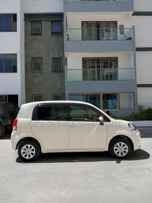 Toyota Porte 2015 Beige