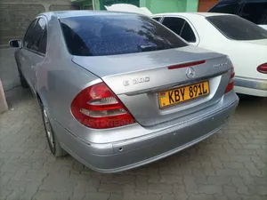 Mercedes-Benz E200 2006 Silver