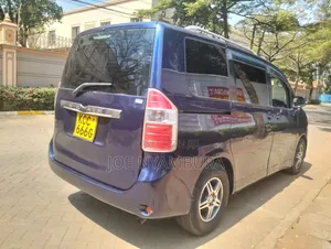 Toyota Noah 2008 Blue