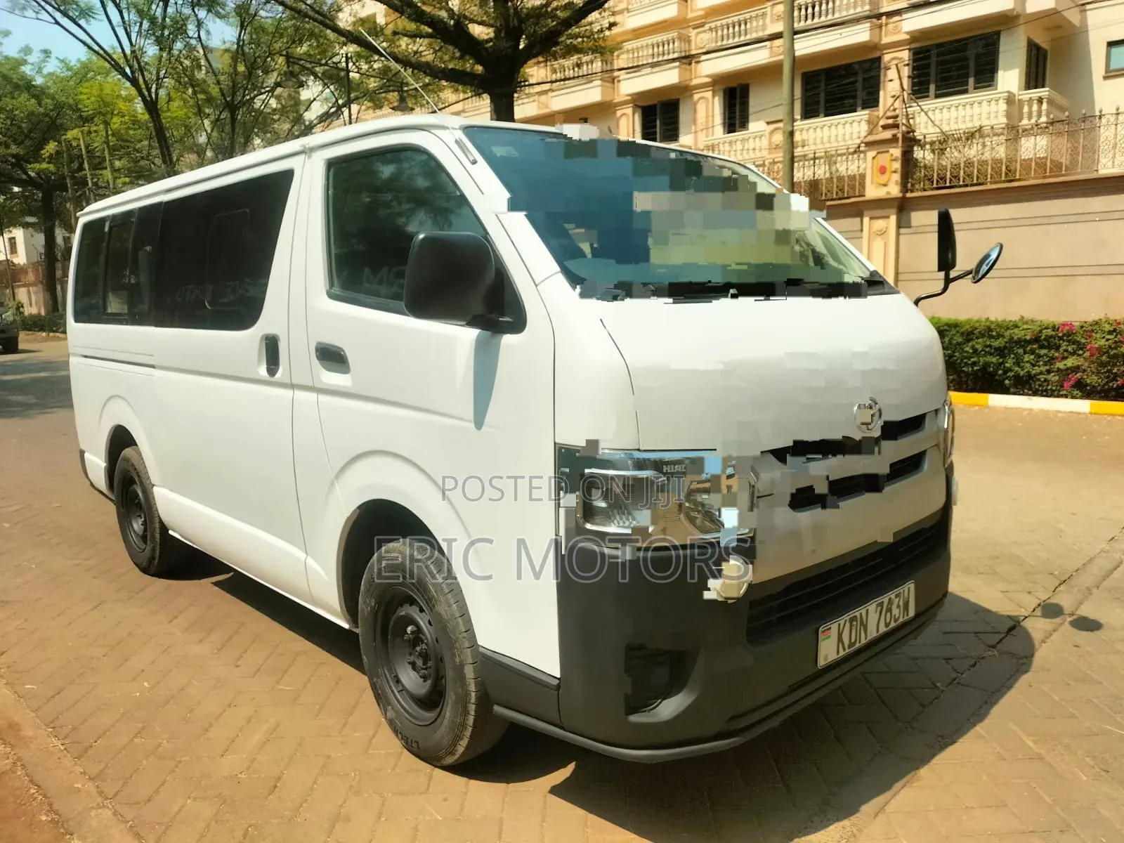 Toyota HiAce 2016 White