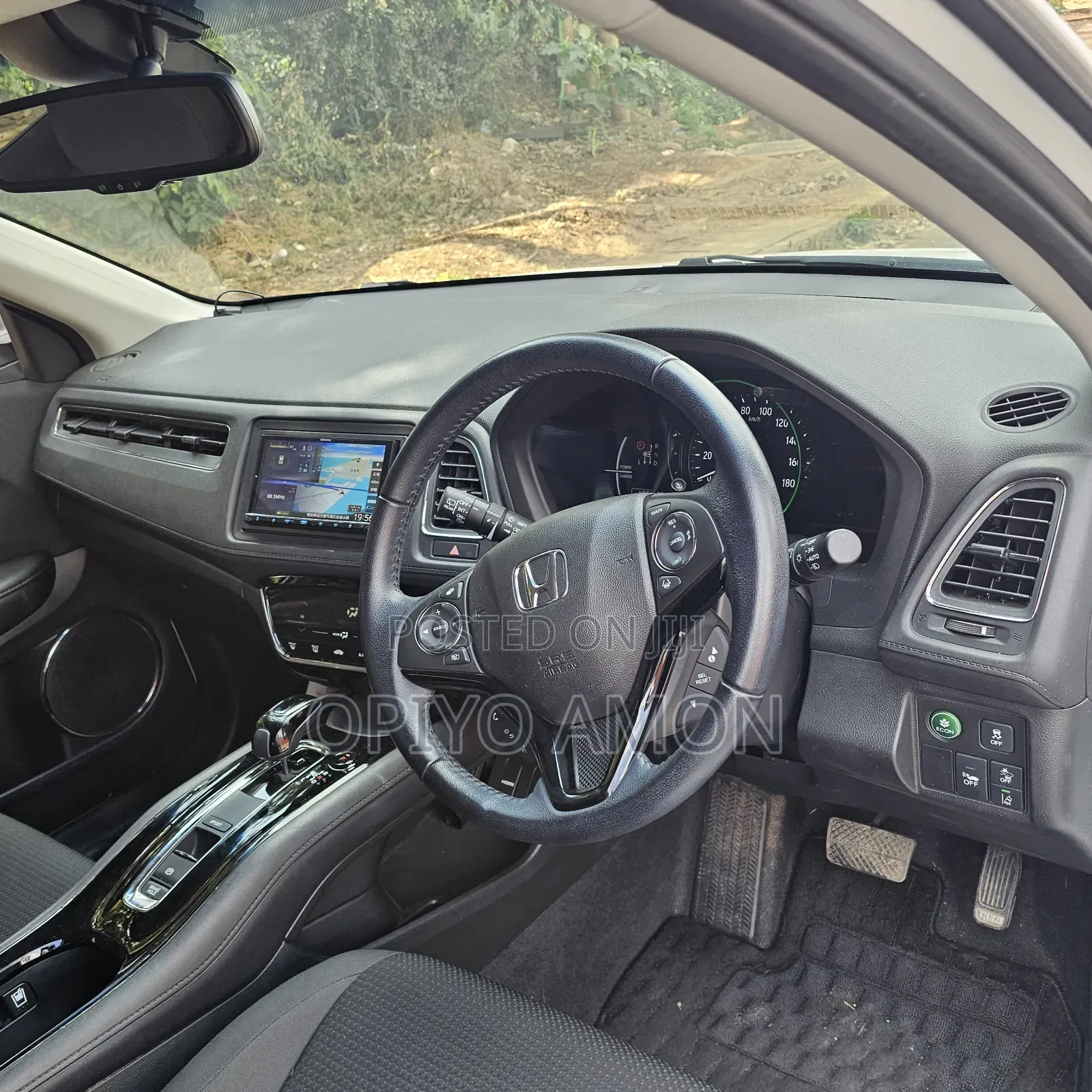 Honda Vezel 2019 White