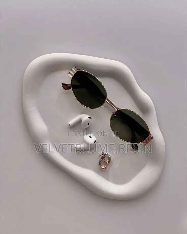 Irregular Cloud Tray