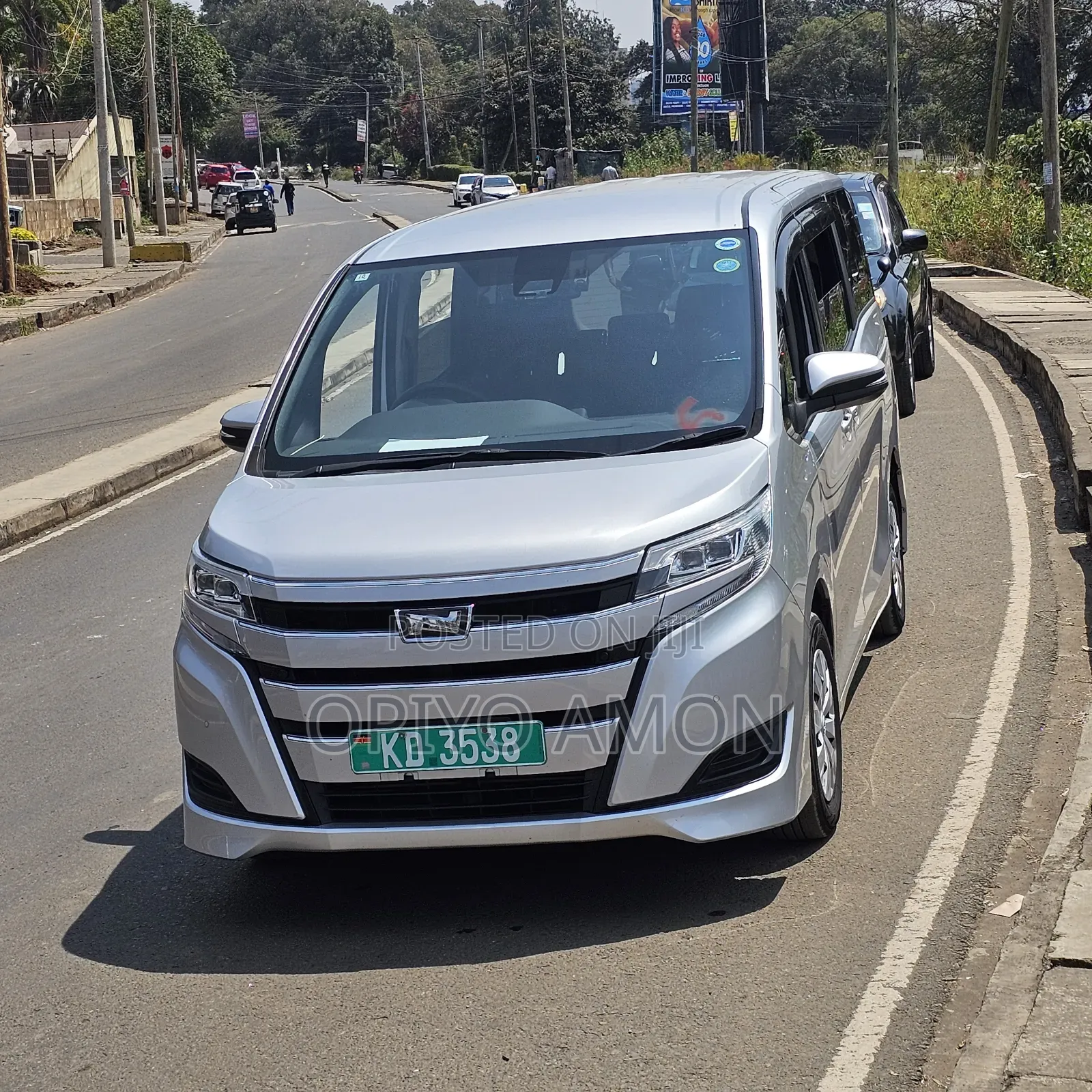 Toyota Noah 2020 Silver