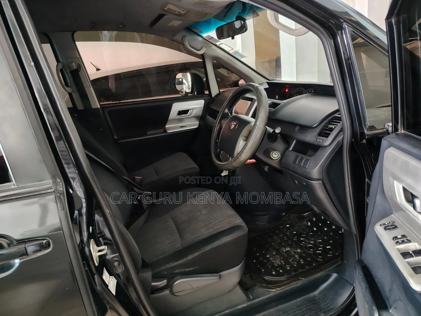 Toyota Noah 2013 Black