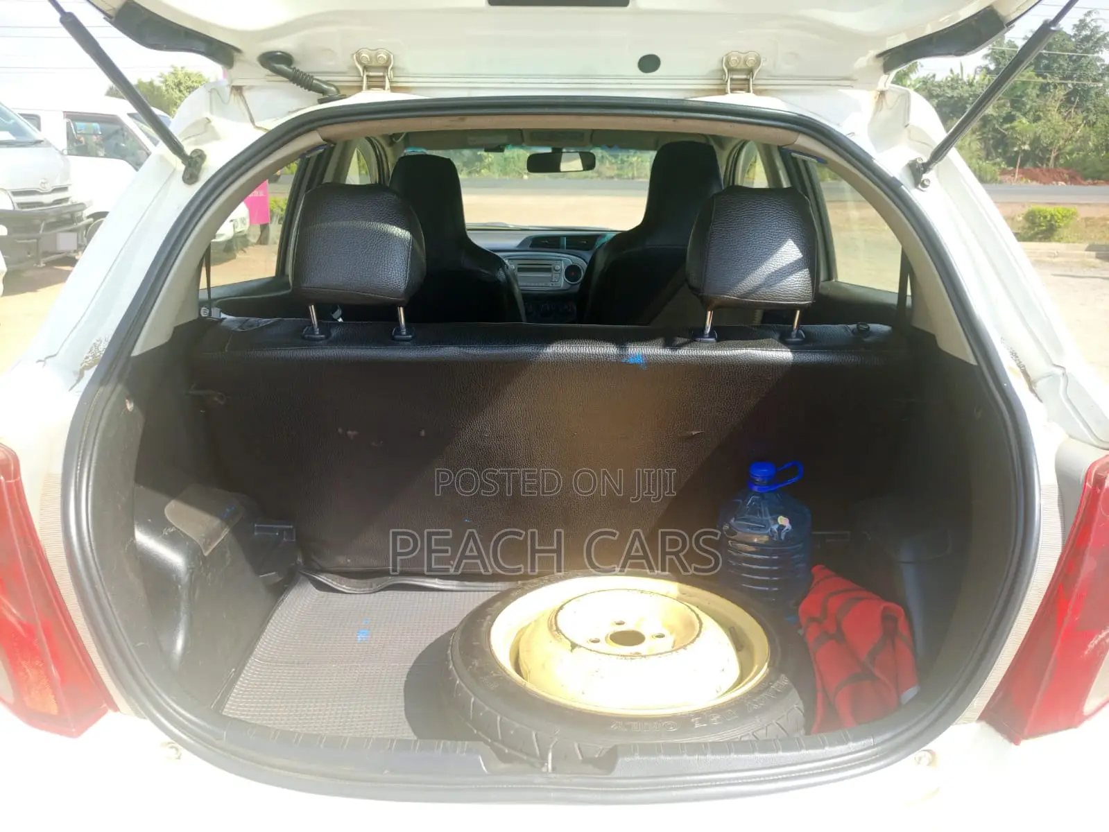 Toyota Vitz 2011 White