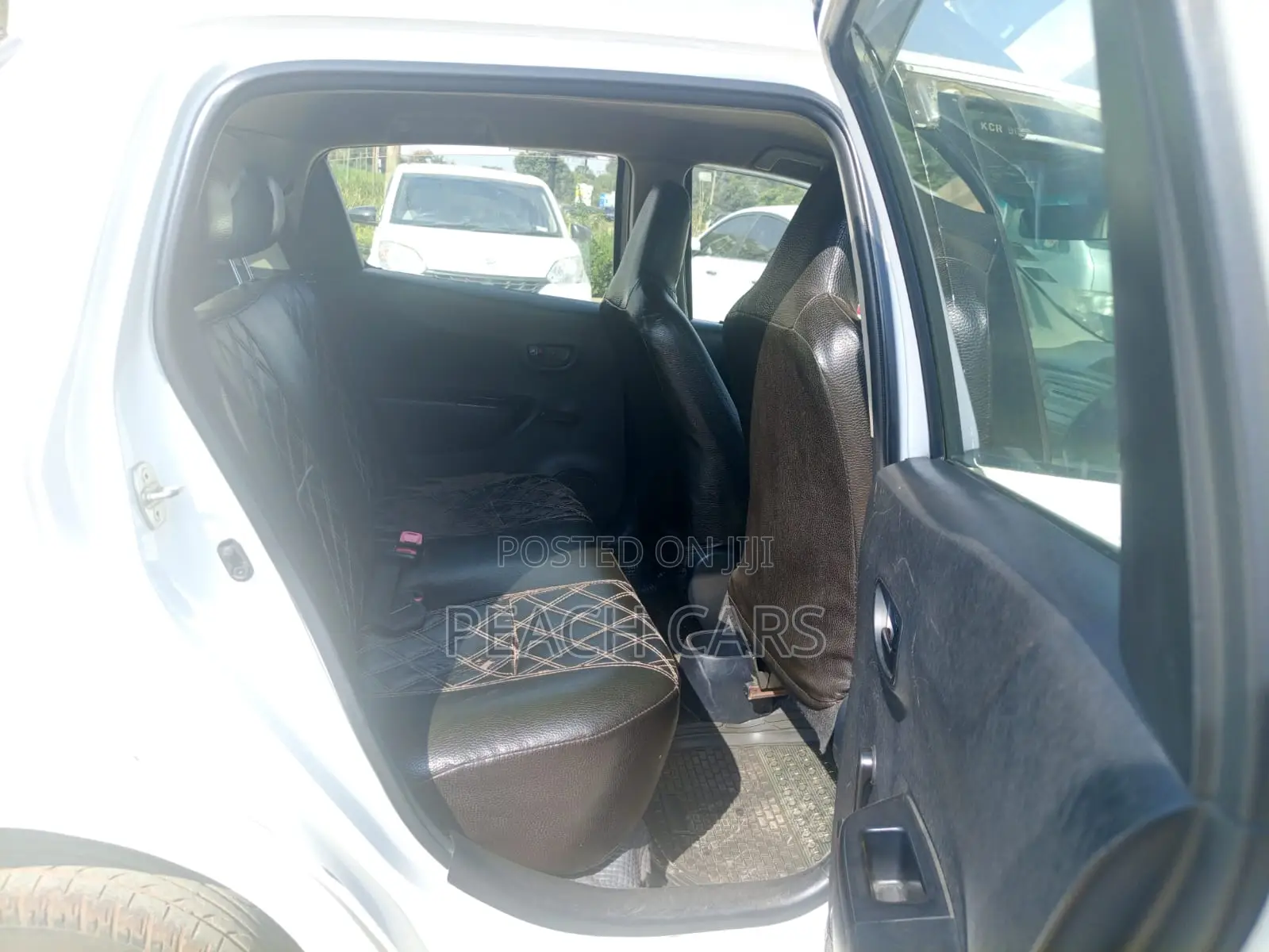 Toyota Vitz 2011 White