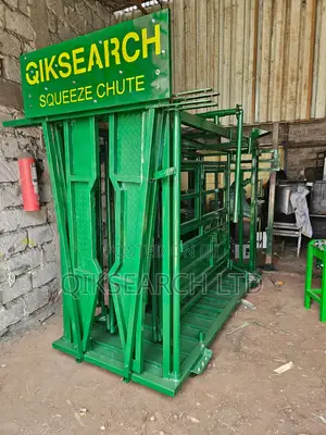 Cattle Squeeze Chute With Digital Weighing Scale - Restraining System