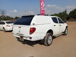 Mitsubishi L200 2014 White