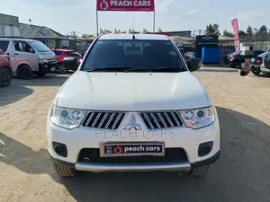 Mitsubishi L200 2014 White
