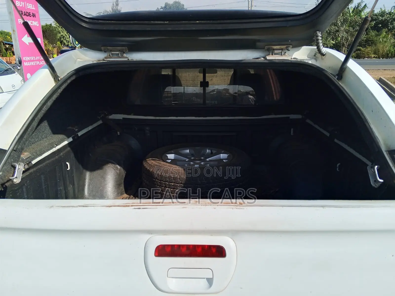 Mitsubishi L200 2014 White