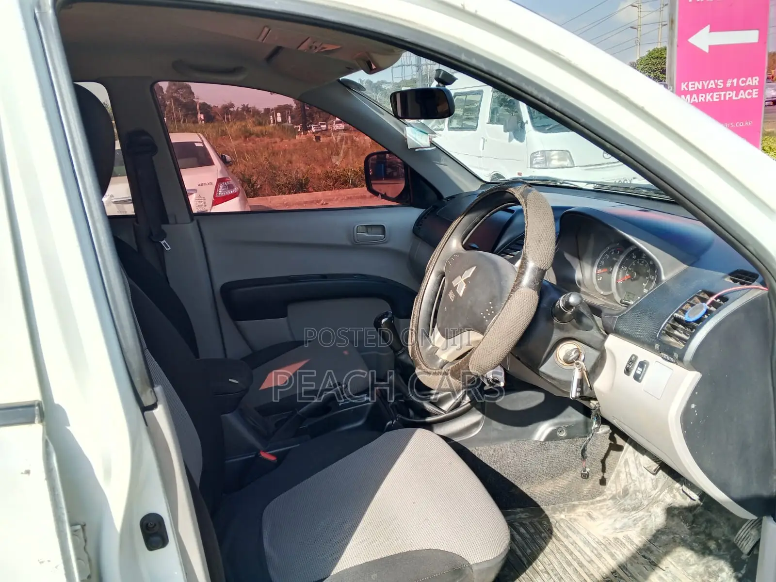 Mitsubishi L200 2014 White