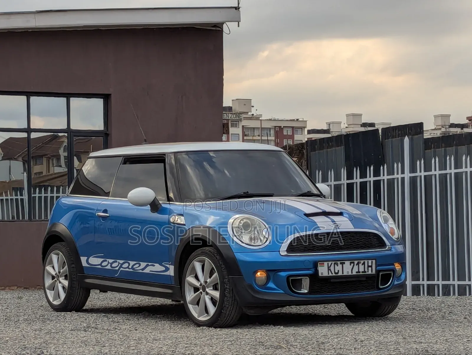 Mini Cooper 2012 Blue