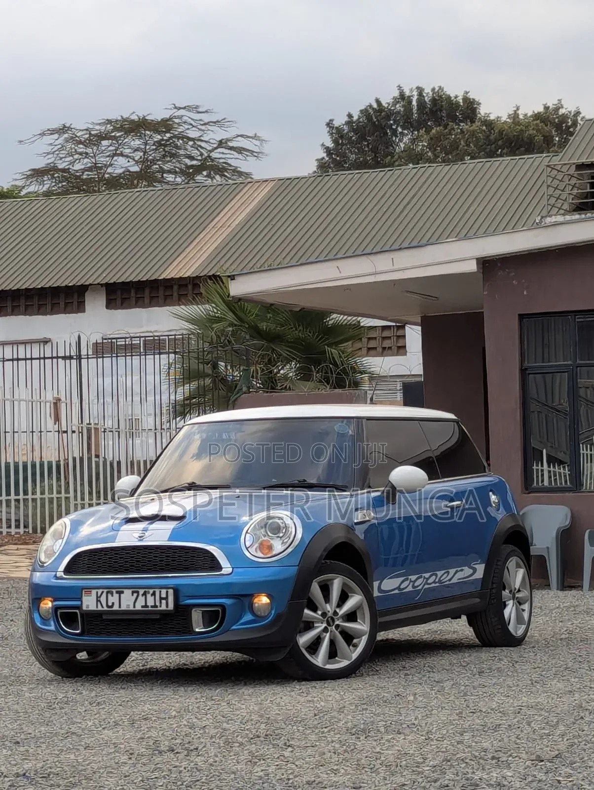 Mini Cooper 2012 Blue
