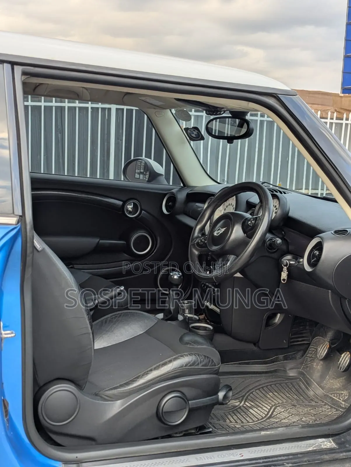 Mini Cooper 2012 Blue