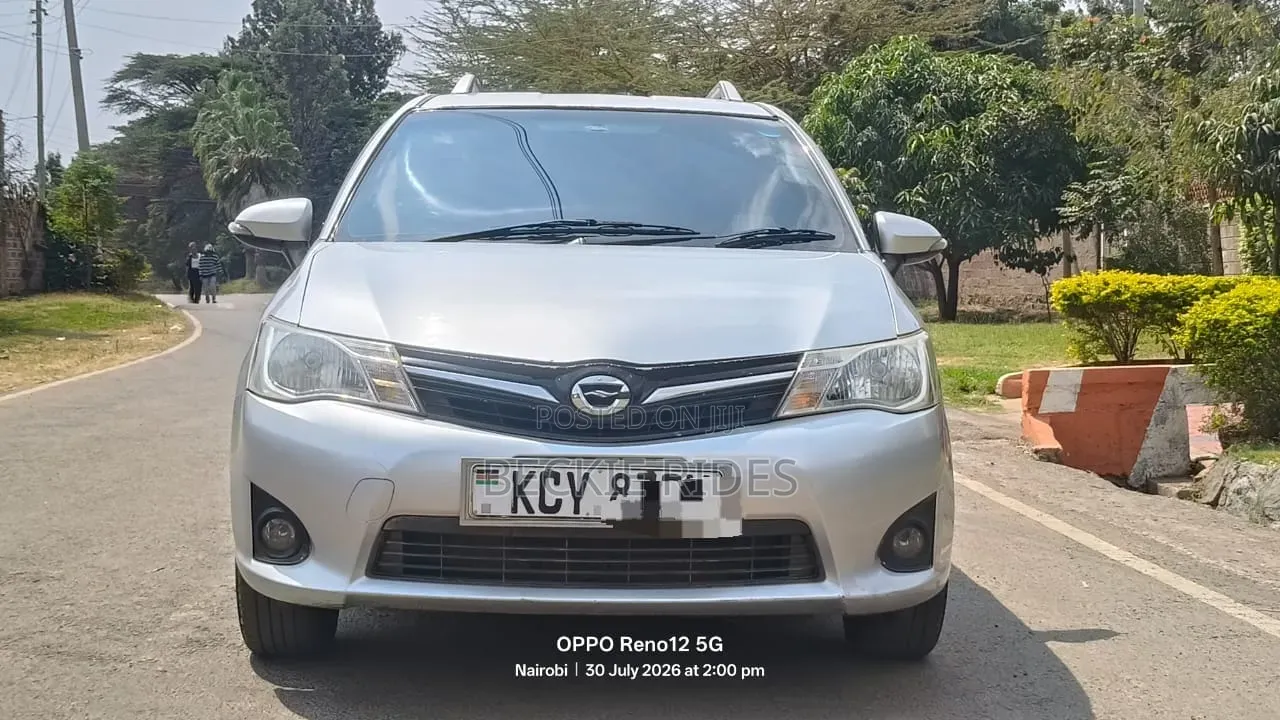 Toyota Corolla Fielder 2014 Silver