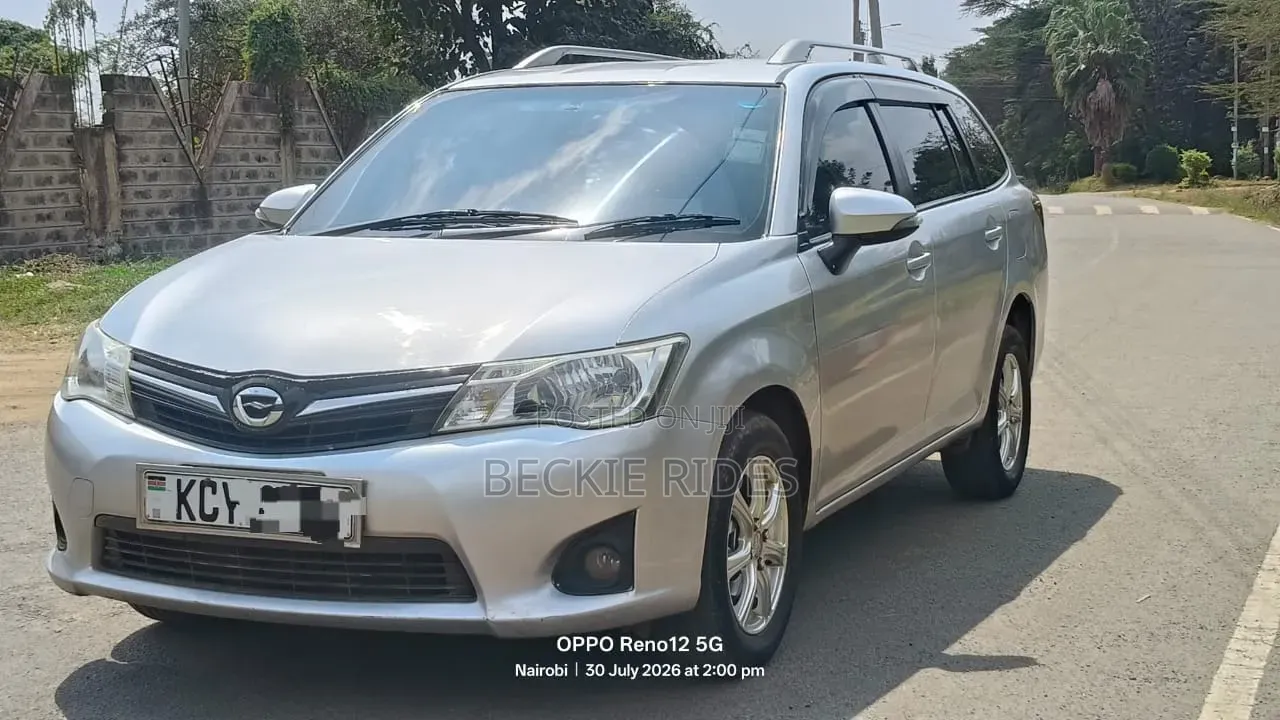 Toyota Corolla Fielder 2014 Silver