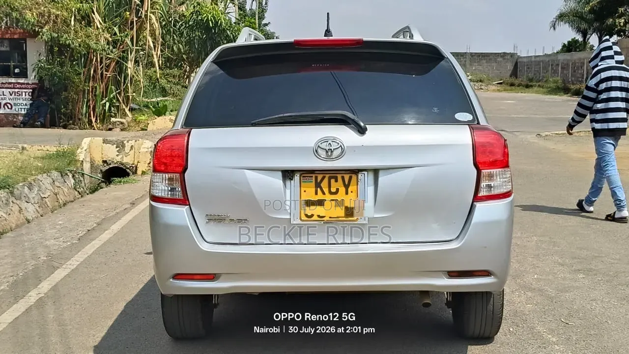 Toyota Corolla Fielder 2014 Silver