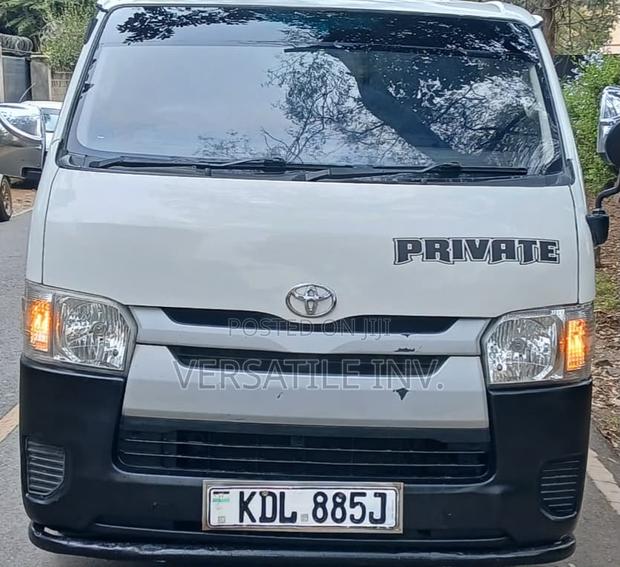 Toyota HiAce 2016 Black