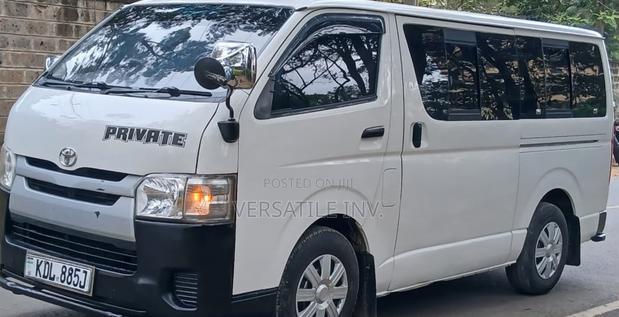 Toyota HiAce 2016 Black - thumbnail 3
