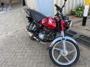 Hero Hunter 100 2022 Red