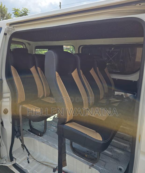 Toyota HiAce 2010 White - thumbnail 3