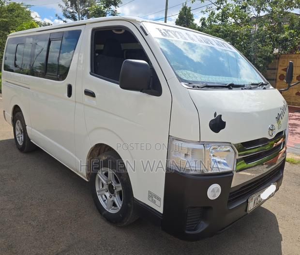 Toyota HiAce 2010 White - thumbnail 5