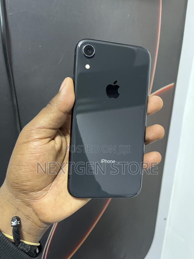 Apple iPhone XR 64 GB Black - main view