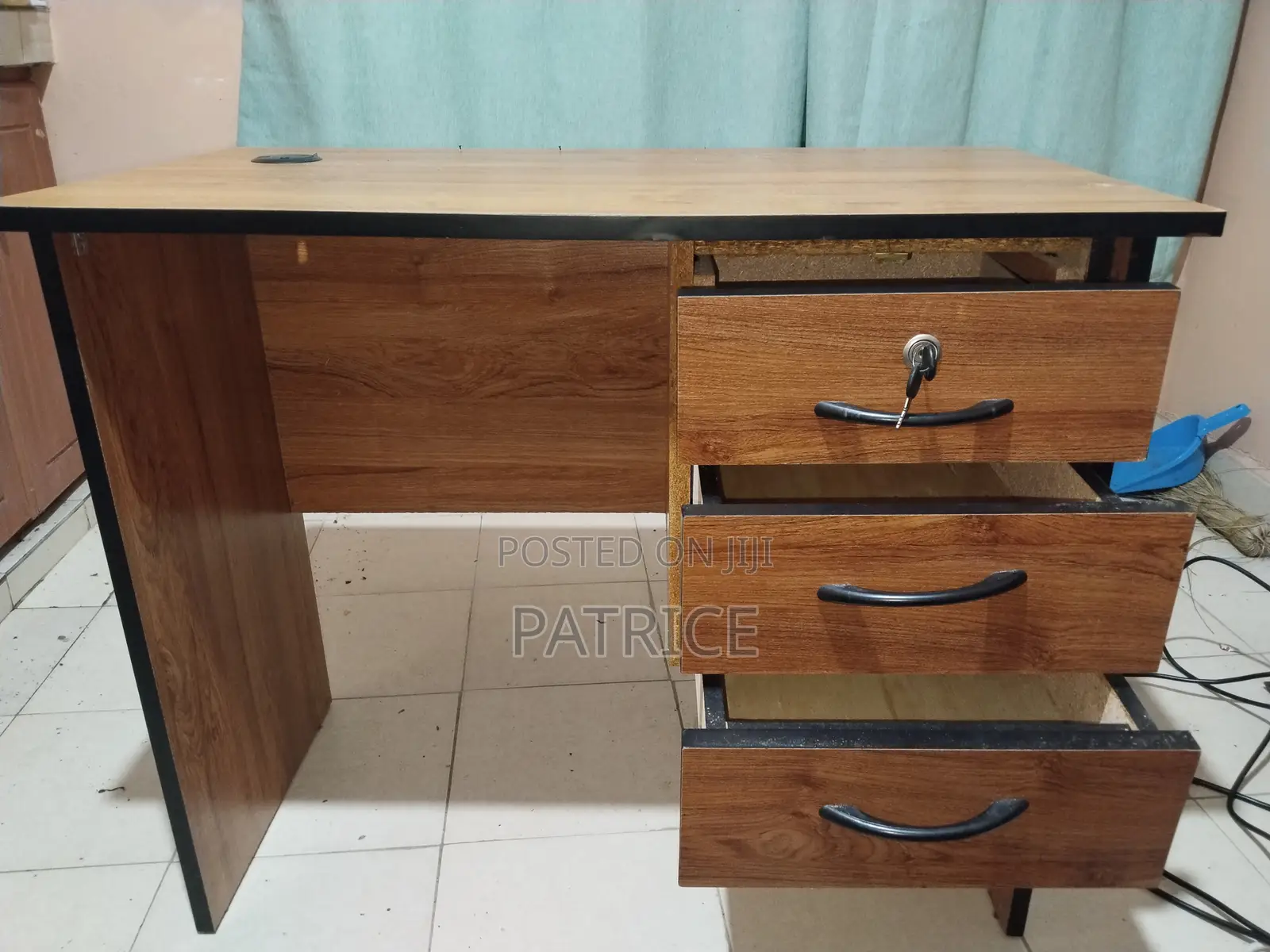 Office Desk