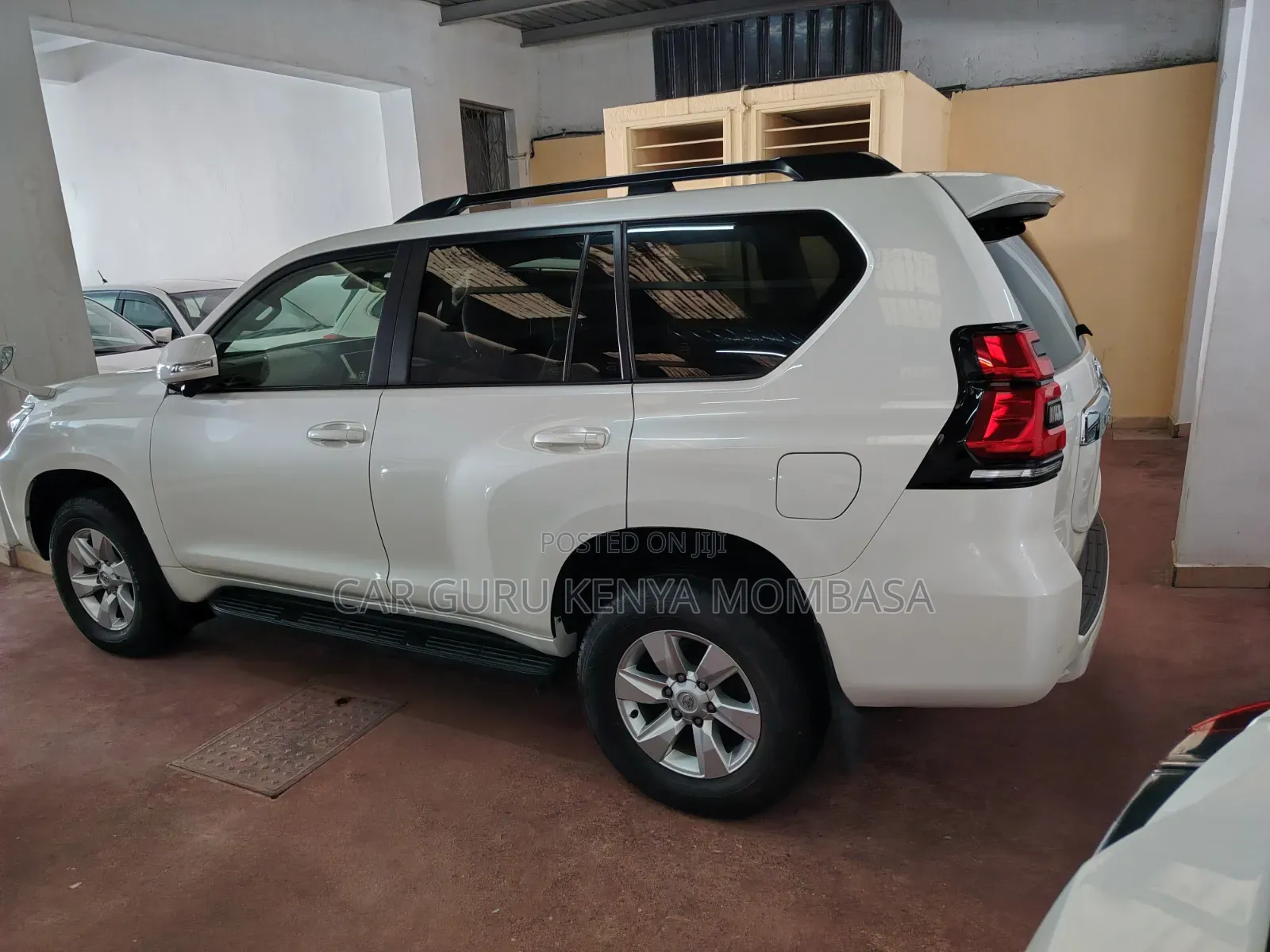 Toyota Land Cruiser Prado 2018 White