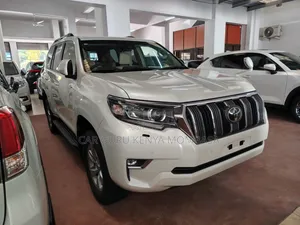 Toyota Land Cruiser Prado 2018 White