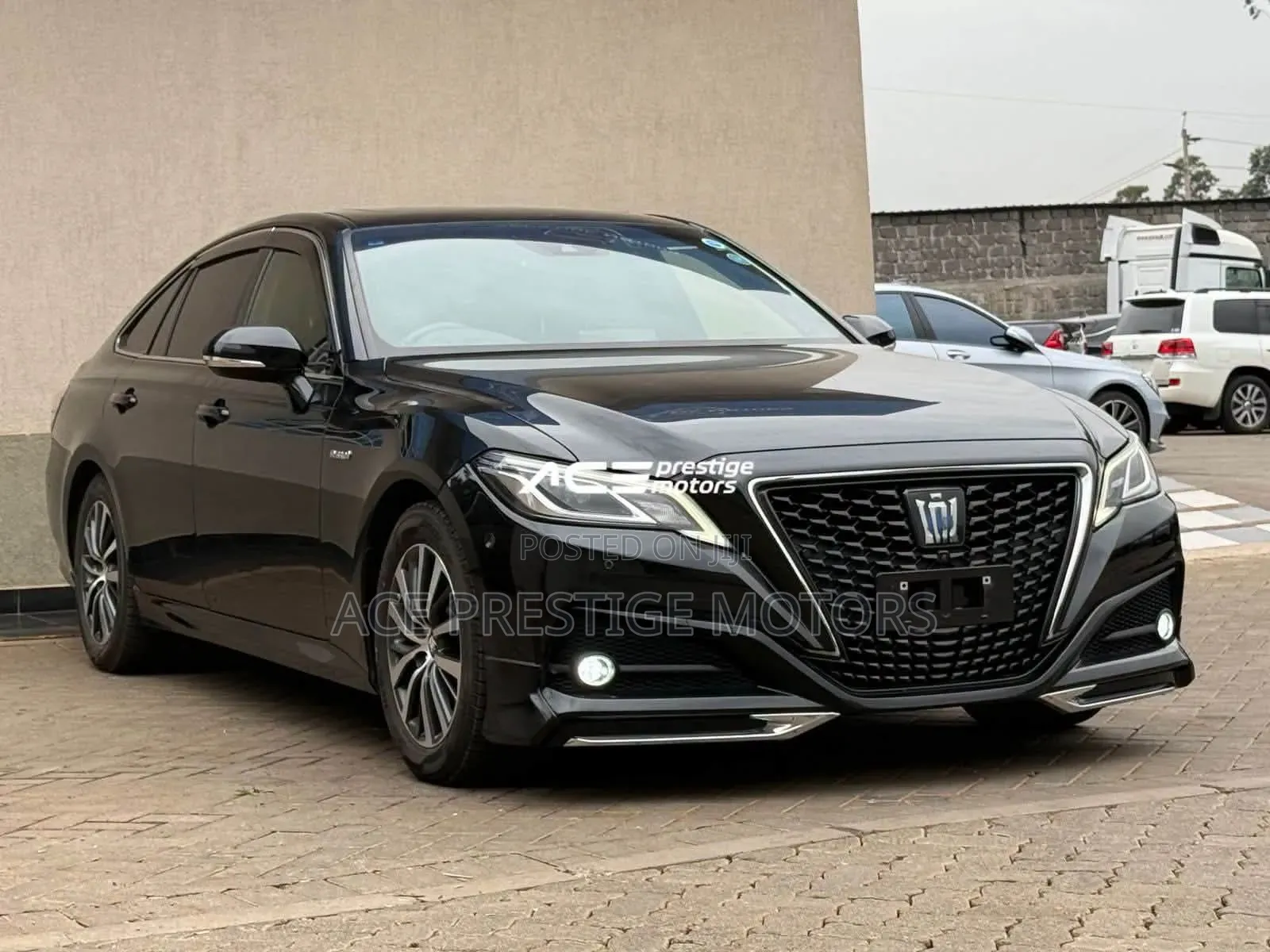 Toyota Crown 2018 Black