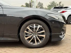 Toyota Crown 2018 Black