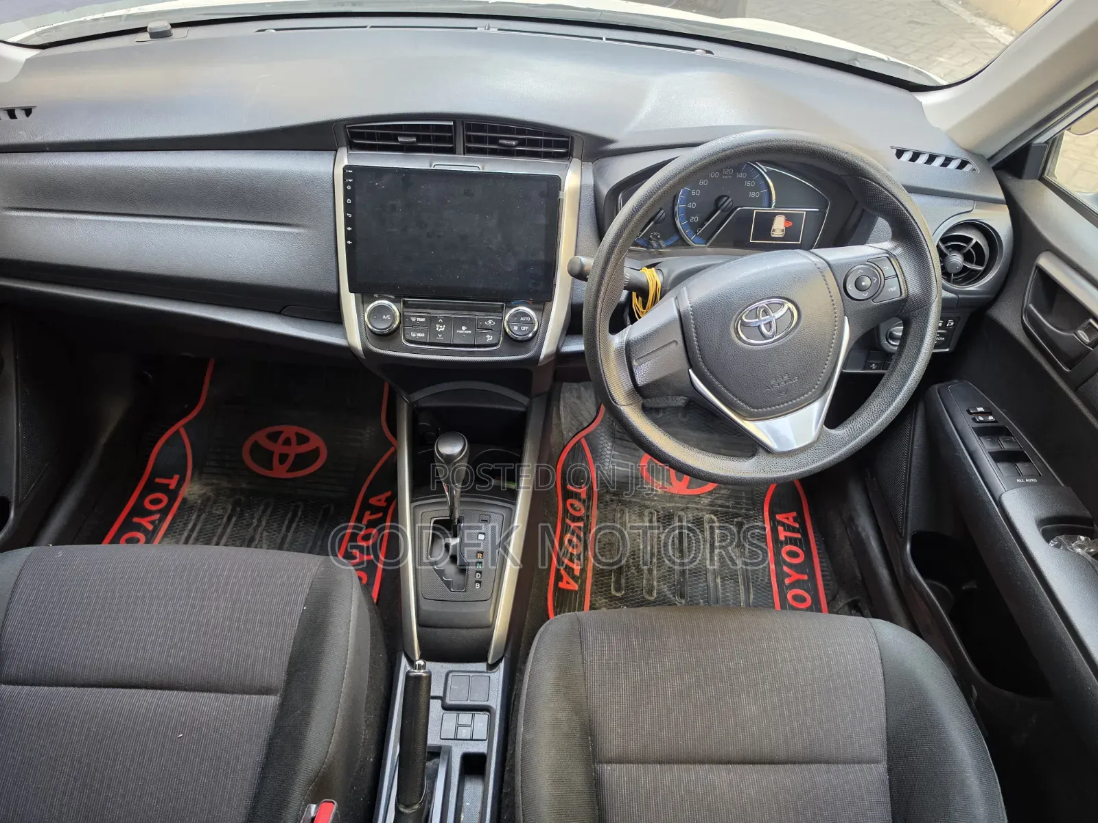 Toyota Corolla Fielder 2018 White