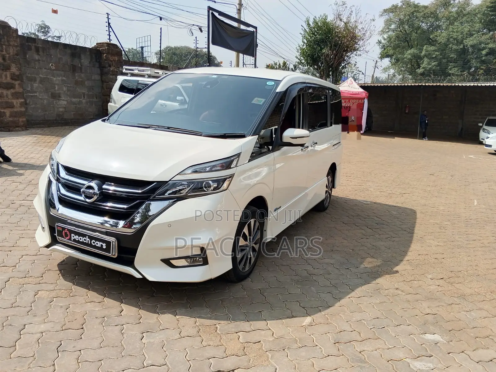 Nissan Serena 2018 White