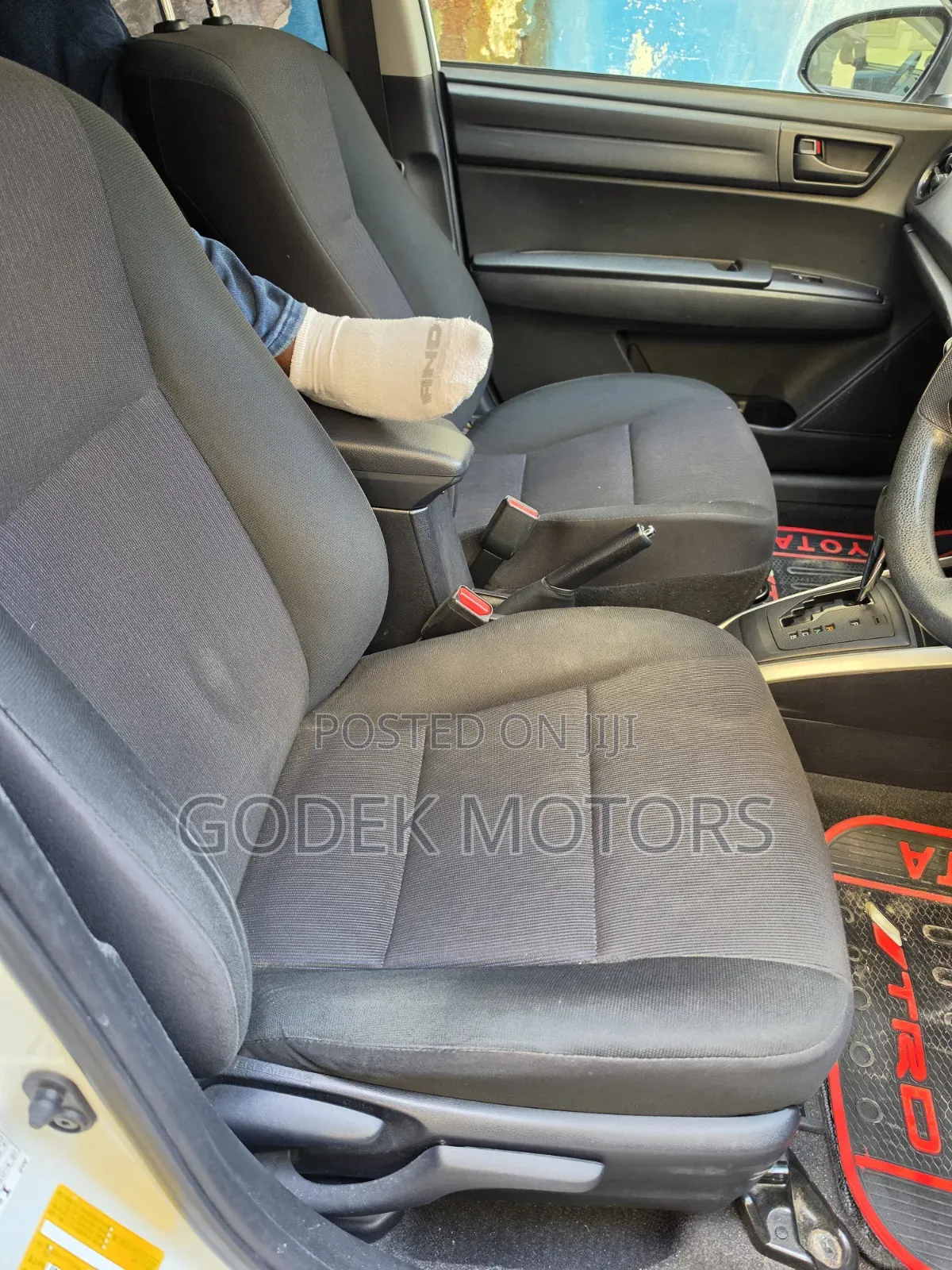 Toyota Corolla Fielder 2018 White