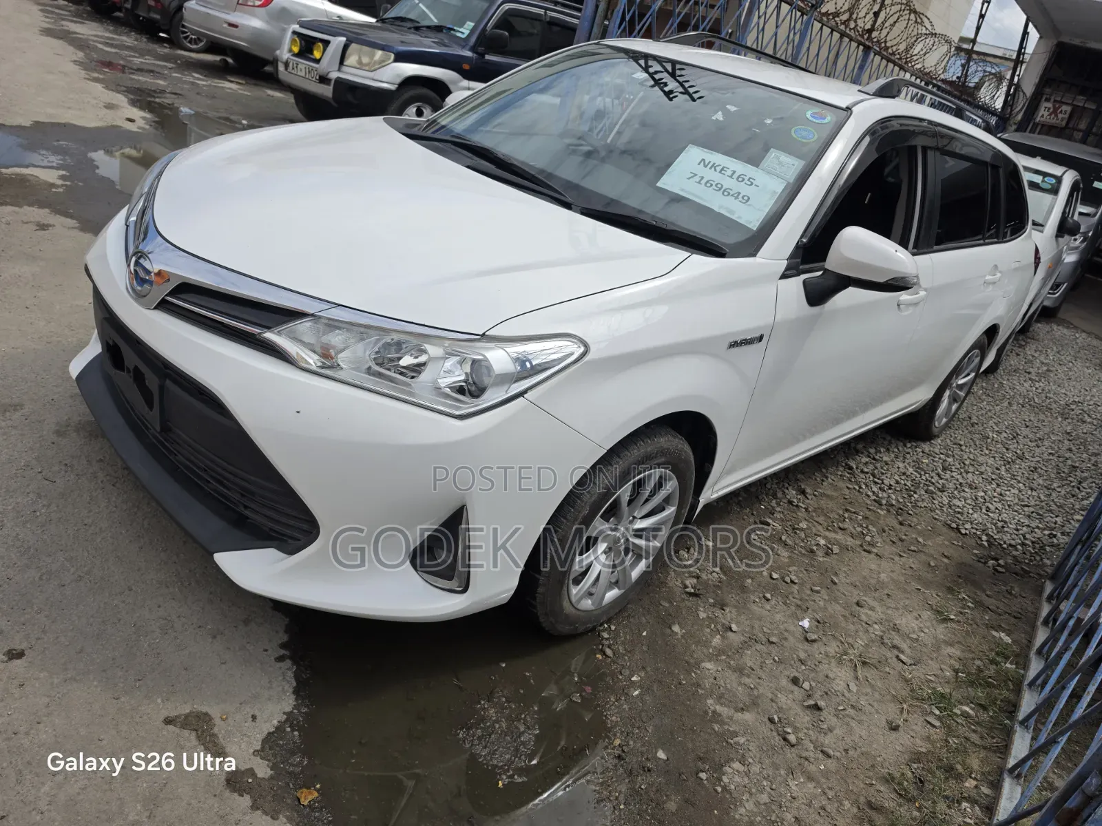 Toyota Corolla Fielder 2018 White
