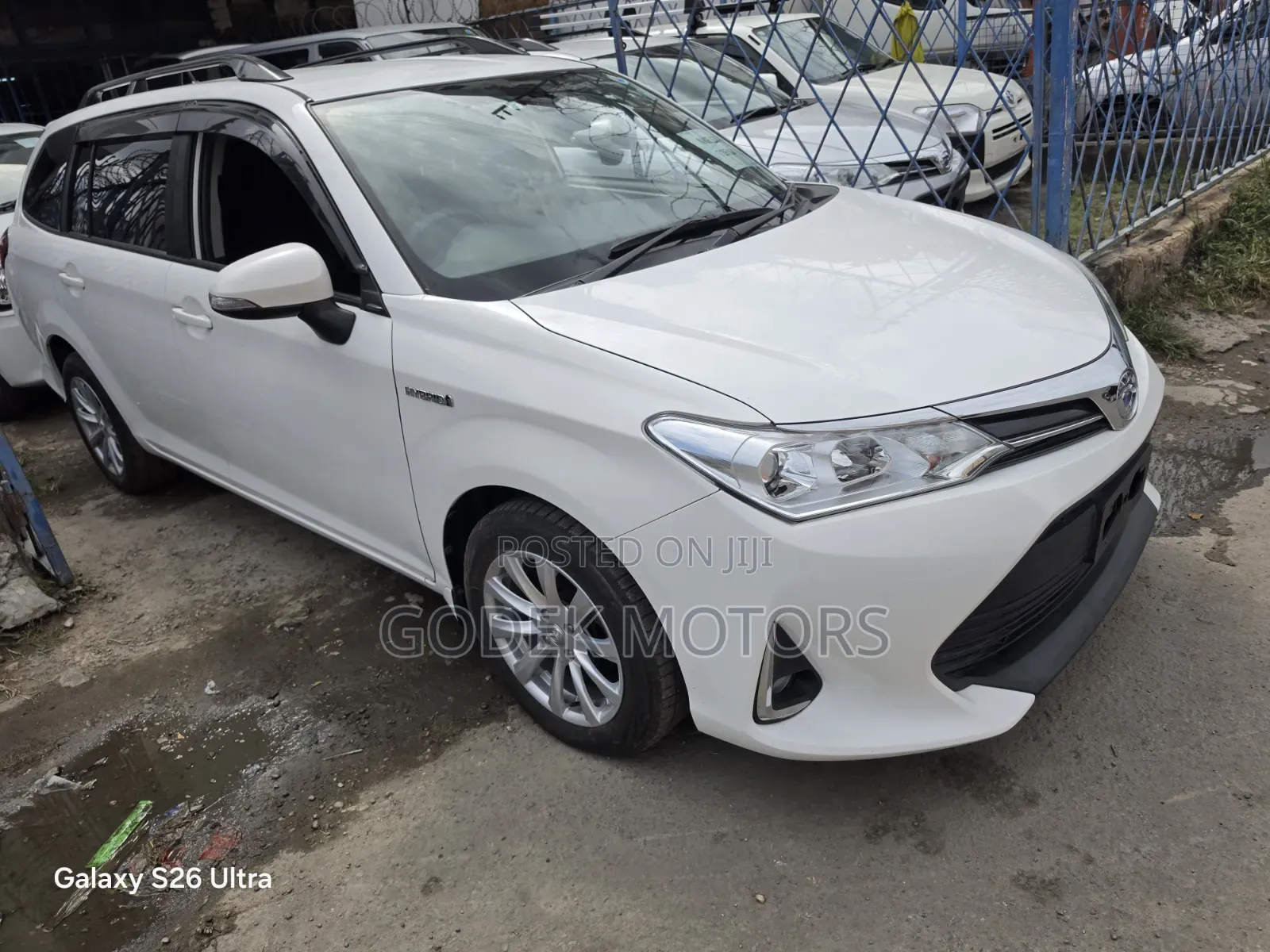 Toyota Corolla Fielder 2018 White
