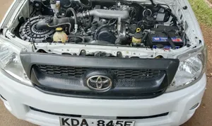 Toyota Hilux 2011 White