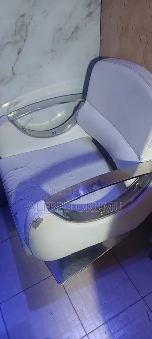 Salon Styling Seat