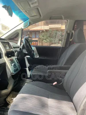 Toyota Voxy 2012 White