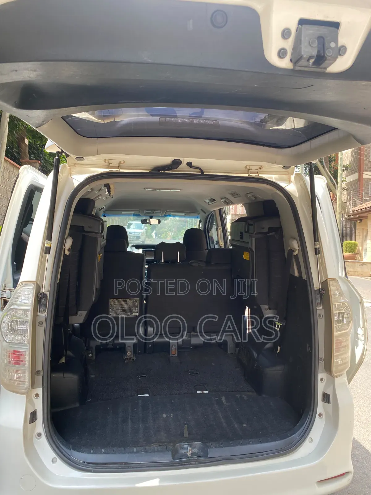 Toyota Voxy 2012 White