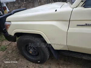 Toyota Land Cruiser 2011 Beige