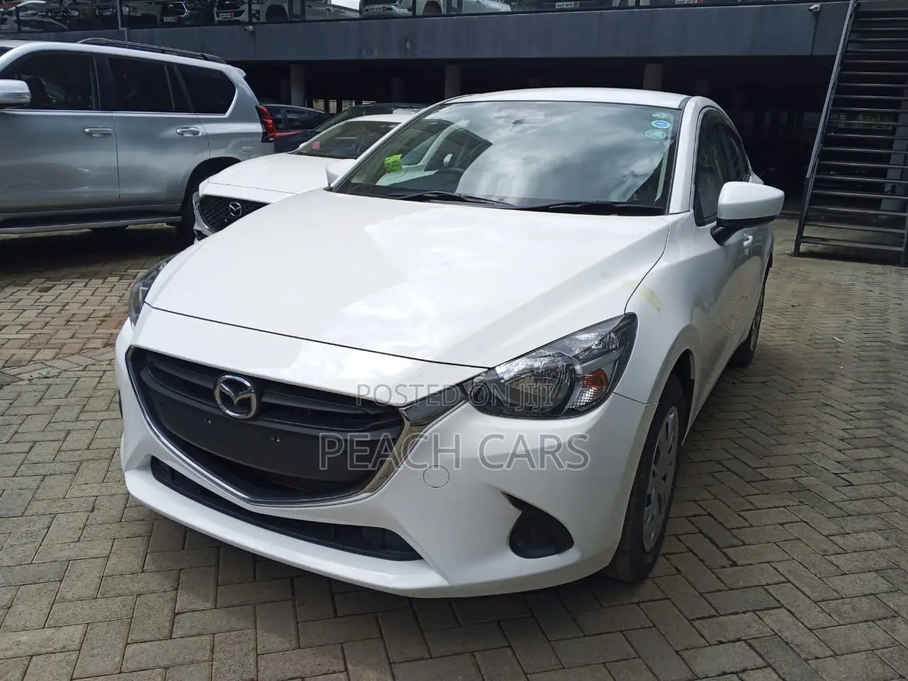 Toyota Vitz 2013 White