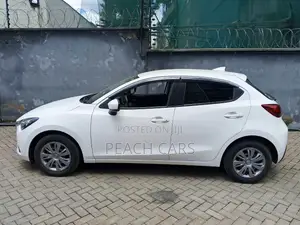 Toyota Vitz 2013 White